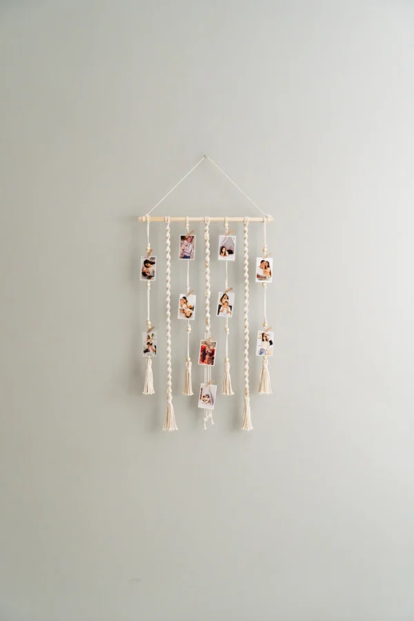 macrame photo hanger macrame wall photo display boho photo display wall decor picture display with tassels cotton rope wall hanger photo organizer with clips handmade photo wall hanging aesthetic photo wall decor boho picture frame alternative